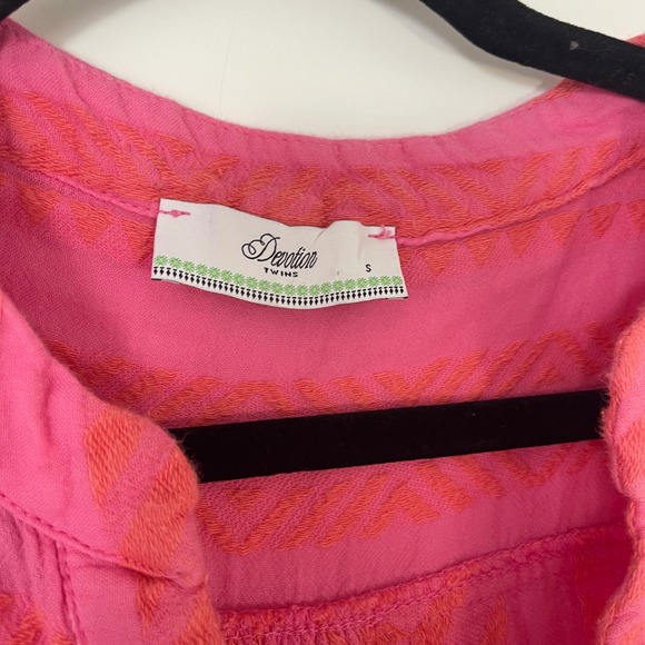 Devotion Twins $298 Ella Pink Geometric Tiered Bell Sleeve Dress Size Small - Picture 5 of 9